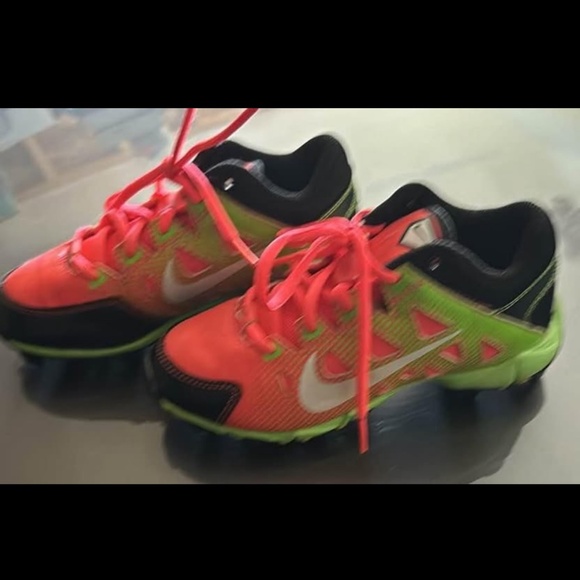 Nike Size 1 Children’s Softball Cleats Orange Neon Green - Picture 2 of 4